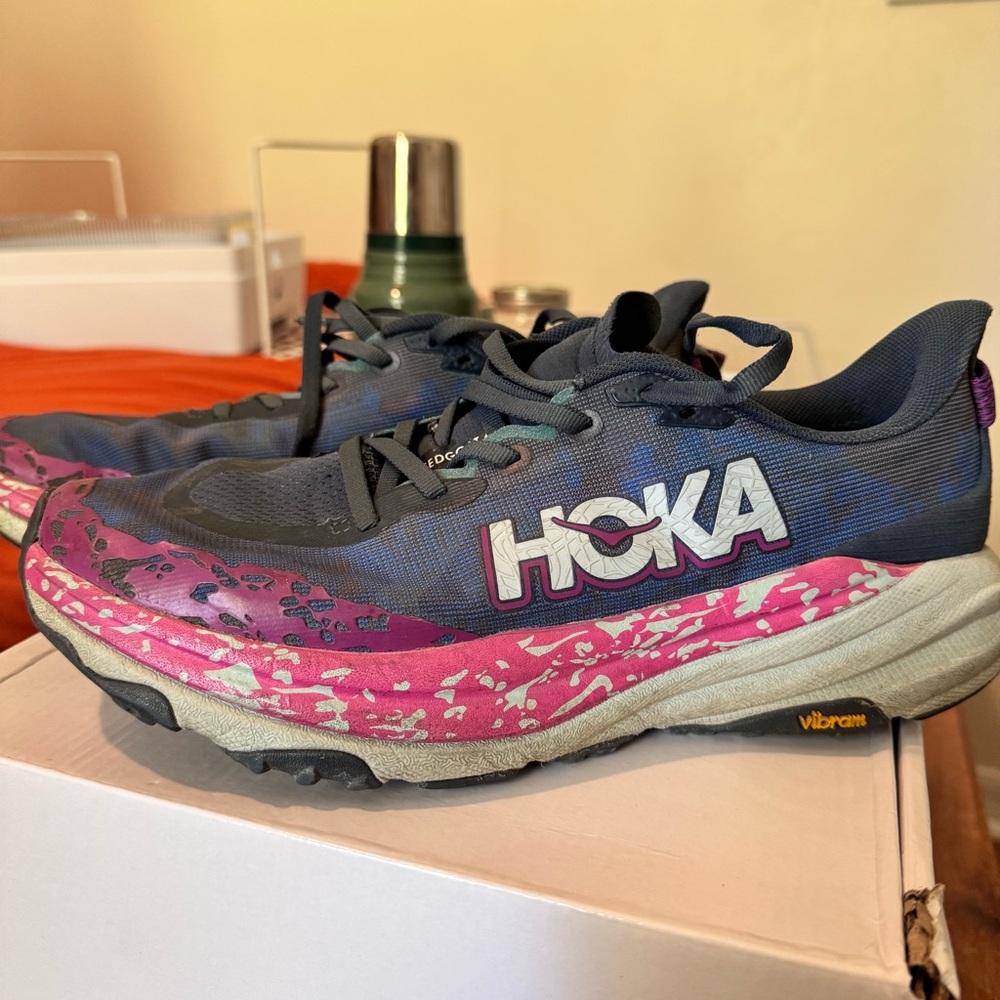 Hoka speed goat 6 size 9 men’s